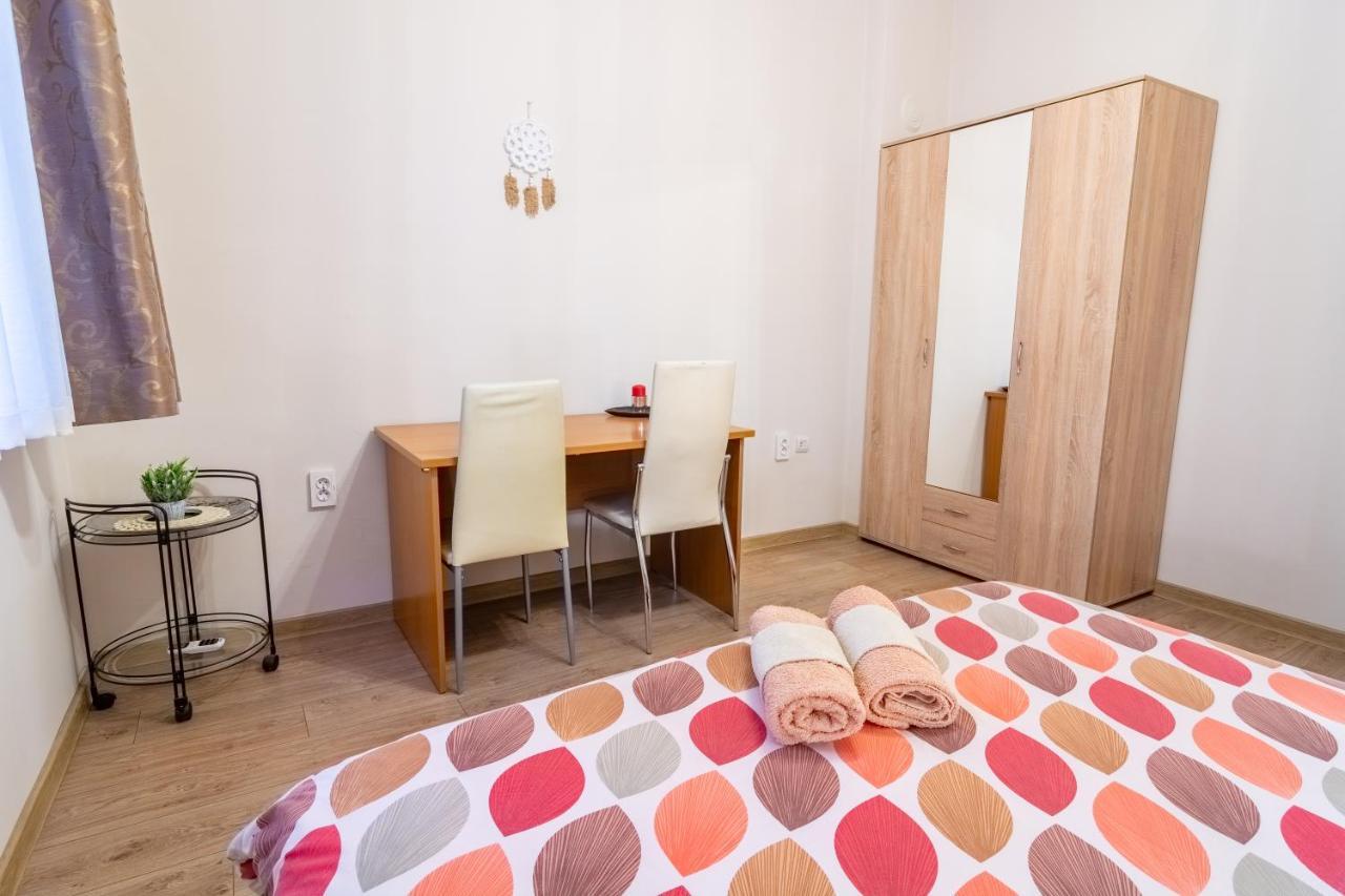 Madrid 2Bdr W Free Parking Near Metro, Serdika Mall ソフィア エクステリア 写真